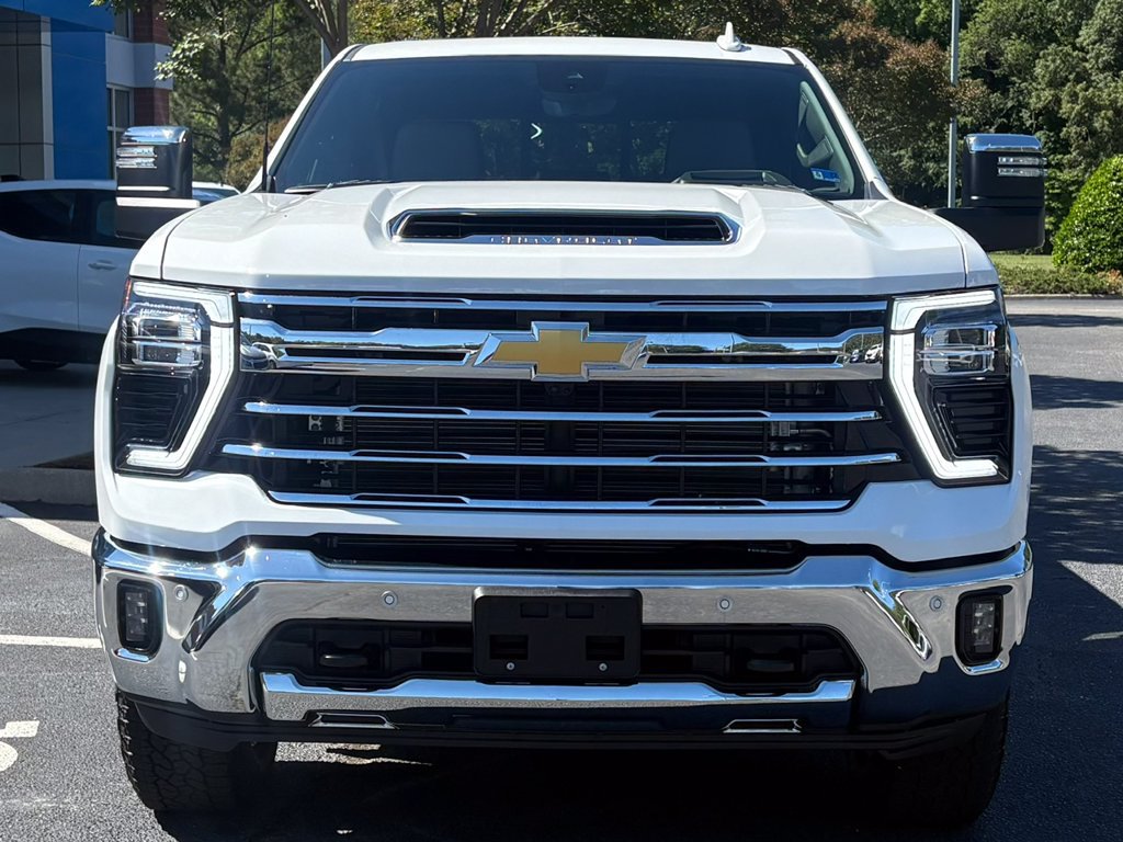 New 2026 Chevrolet Silverado 2500 LTZ w/ LTZ Premium Package AWD/4WD image 3