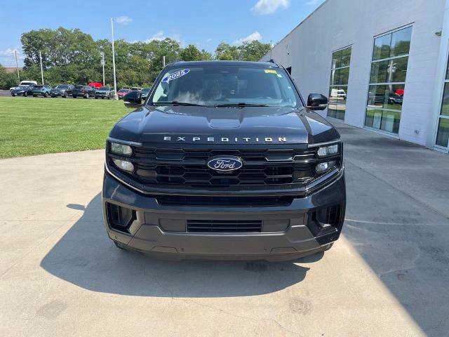 Used 2025 Ford Expedition Max Active AWD/4WD image 3