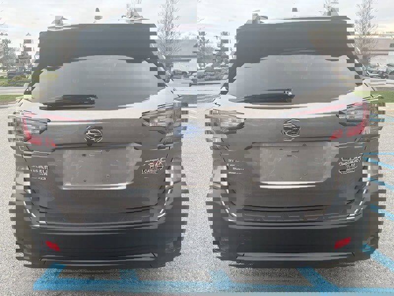 Used 2023 Subaru Outback Premium image 5