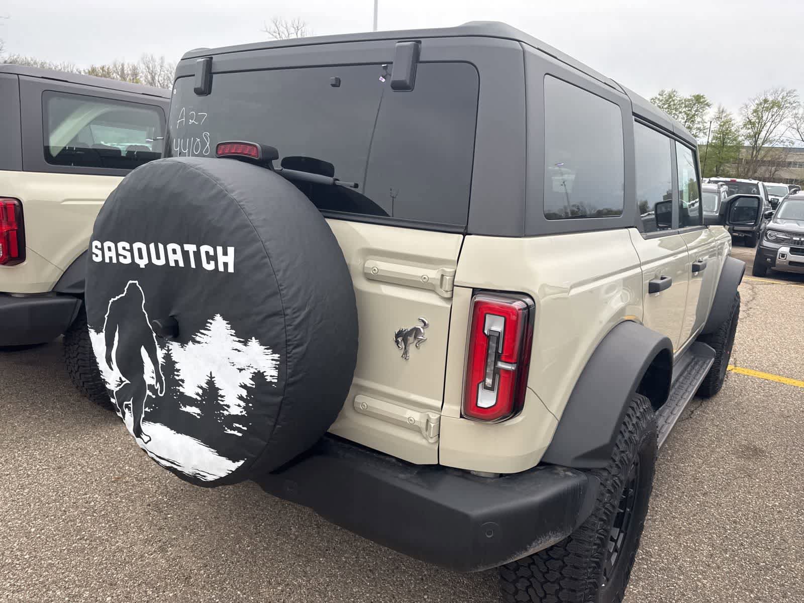 New 2026 Ford Bronco Outer Banks w/ Sasquatch Package AWD/4WD image 12