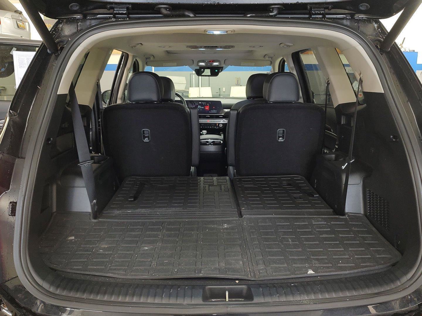 Used 2025 Kia Telluride S AWD/4WD image 23
