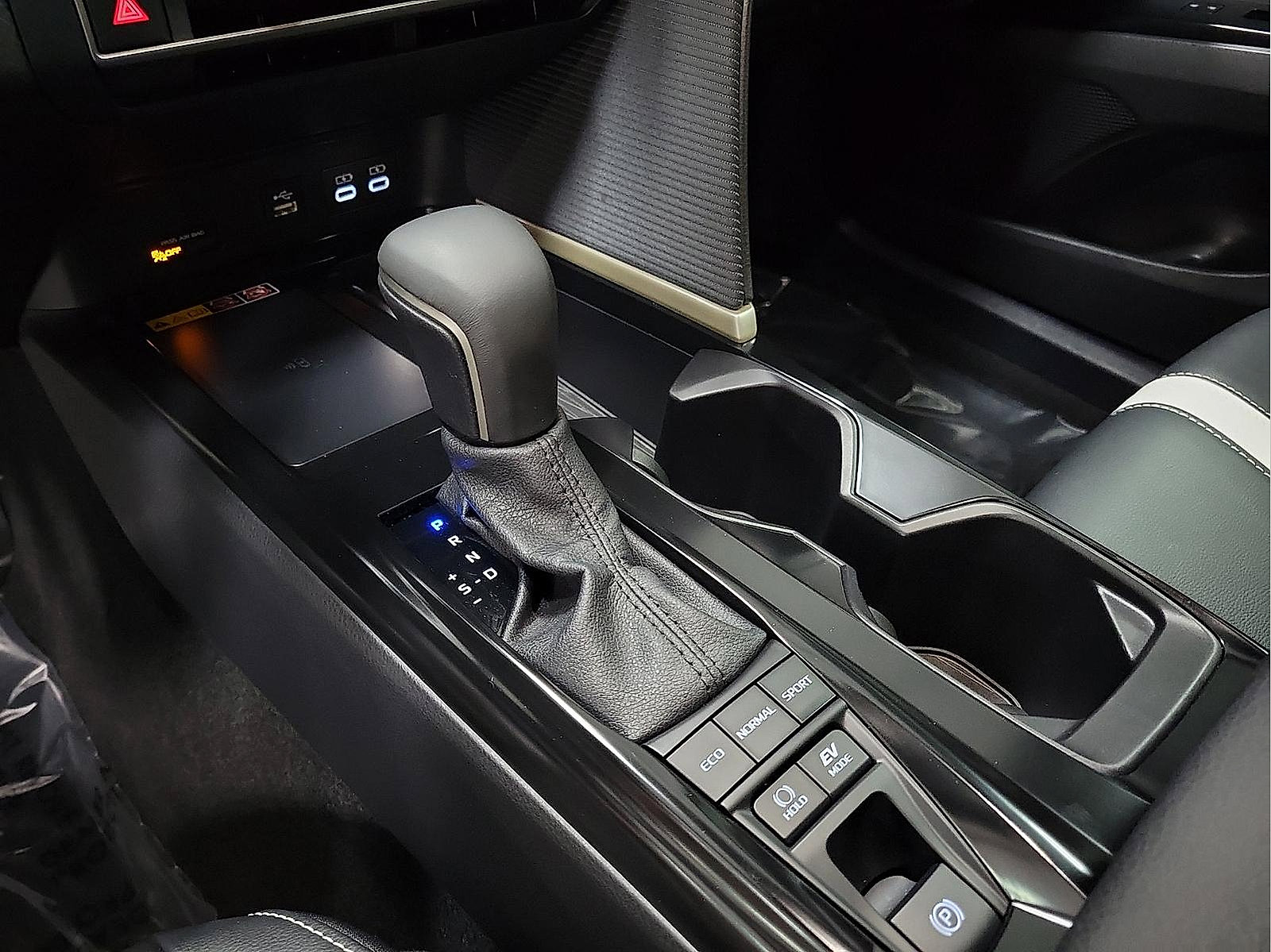 Certified 2025 Toyota Camry SE w/ Convenience Package image 20