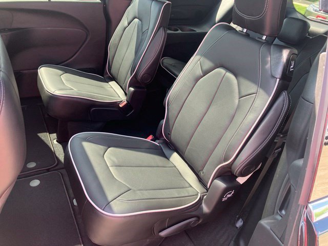 New 2027 Chrysler Pacifica Limited AWD/4WD image 23
