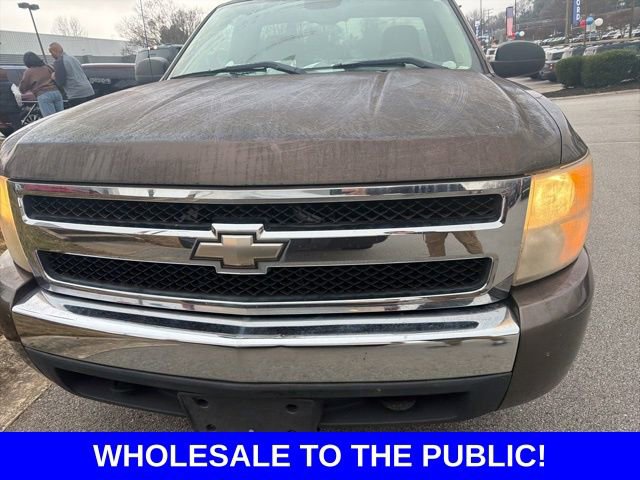 Used 2008 Chevrolet Silverado 1500 LT w/ EZ-Lift Tailgate Package image 2