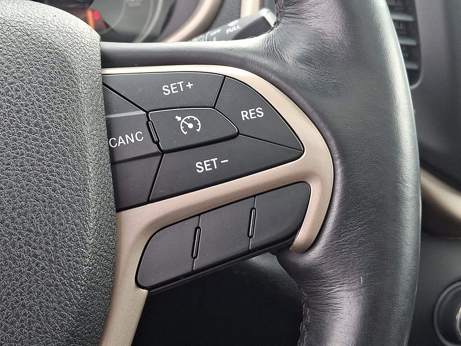 Used 2016 Jeep Cherokee Limited AWD/4WD image 23