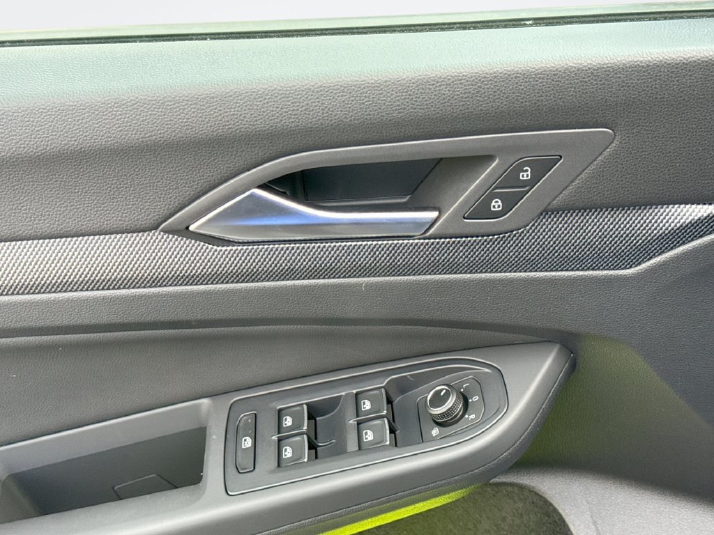 New 2026 Volkswagen GTI SE FWD image 15