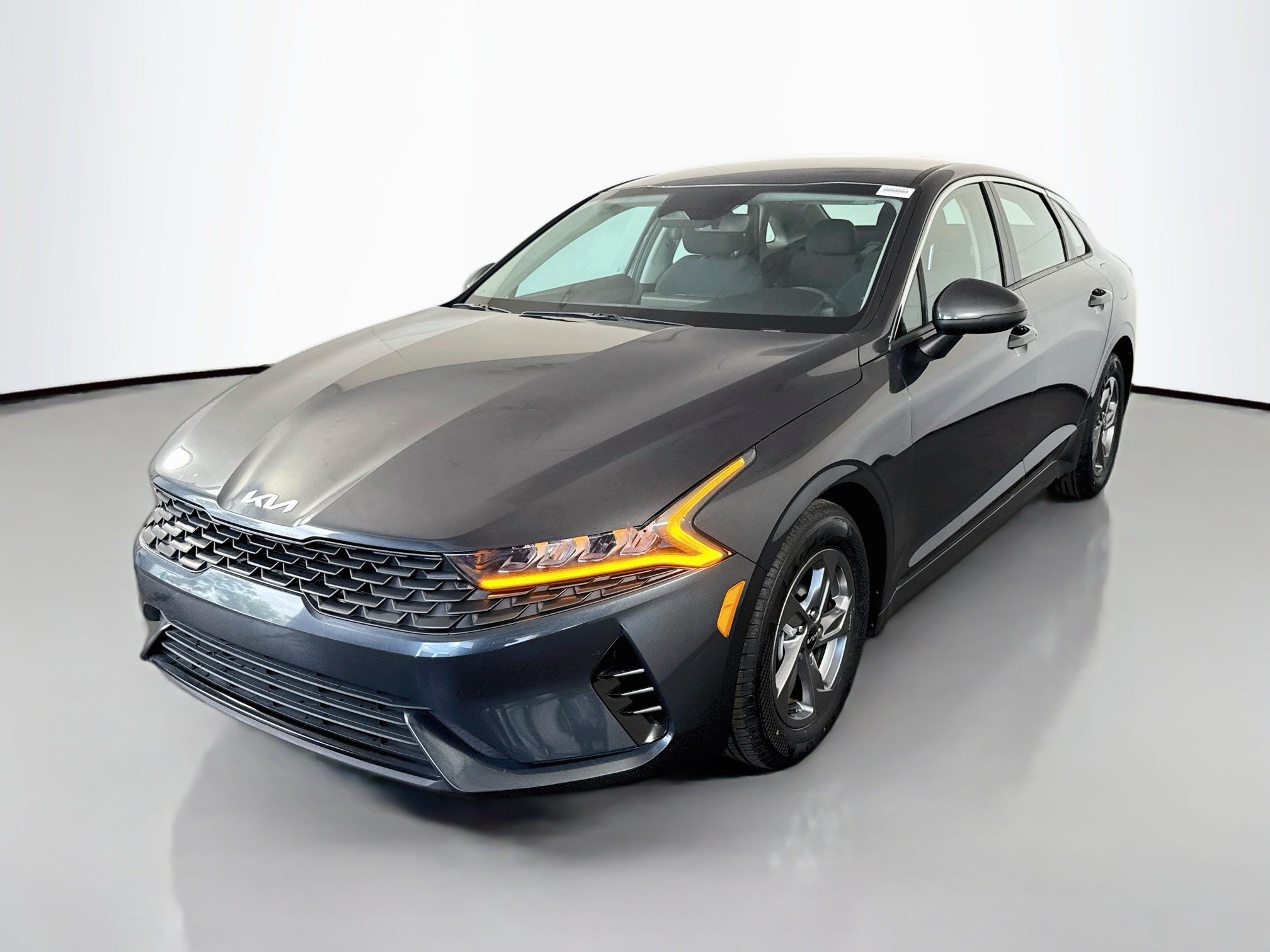 Used 2023 Kia K5 LXS FWD image 4