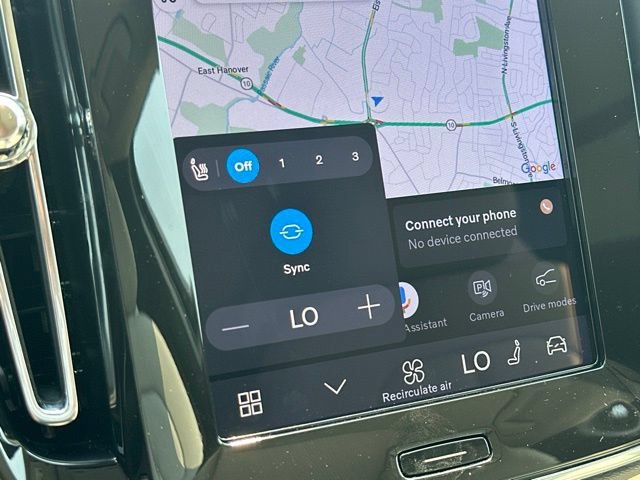 Certified 2025 Volvo XC40 B5 Plus AWD/4WD image 29