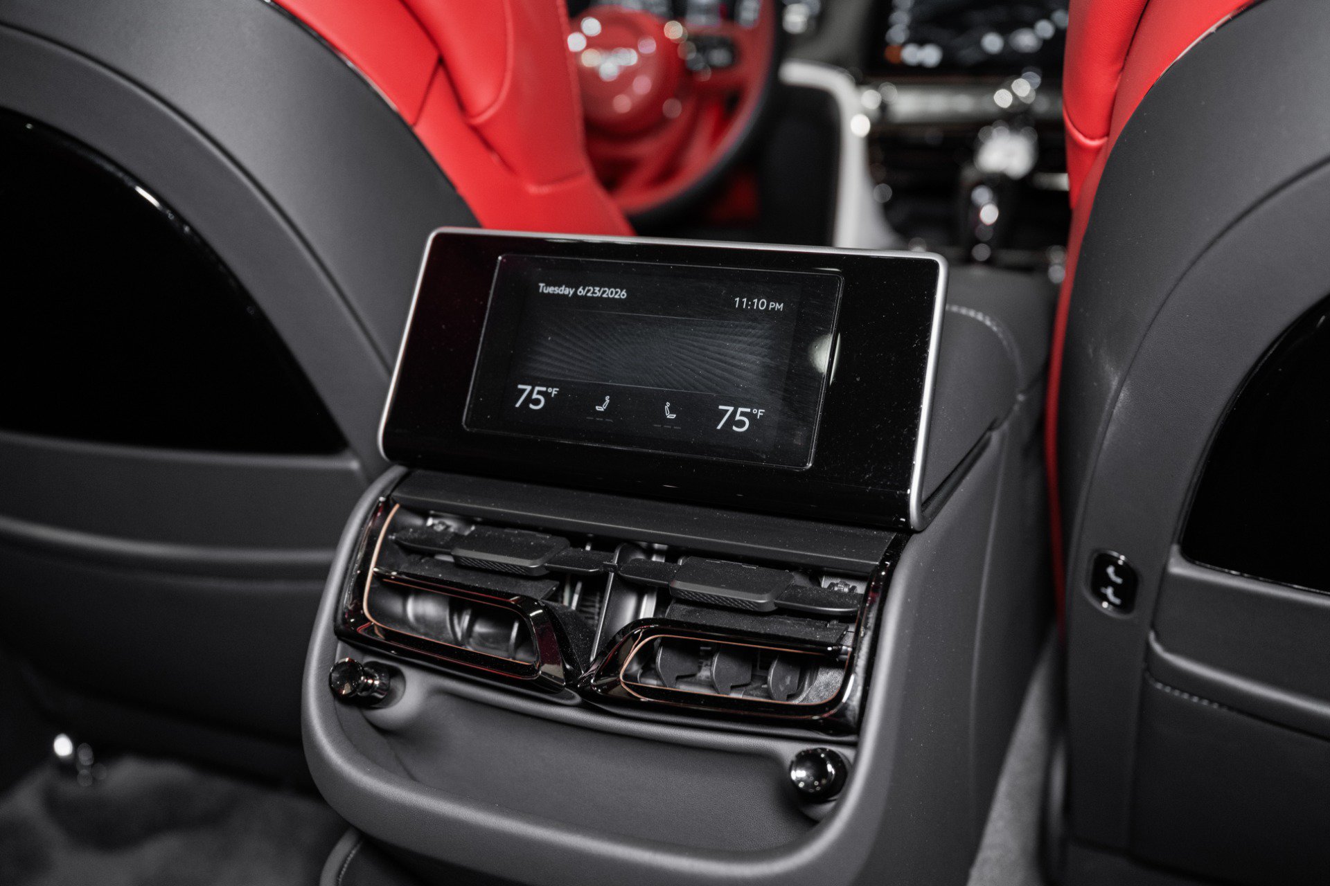 Used 2025 Bentley Flying Spur Plug-In Hybrid AWD/4WD image 29