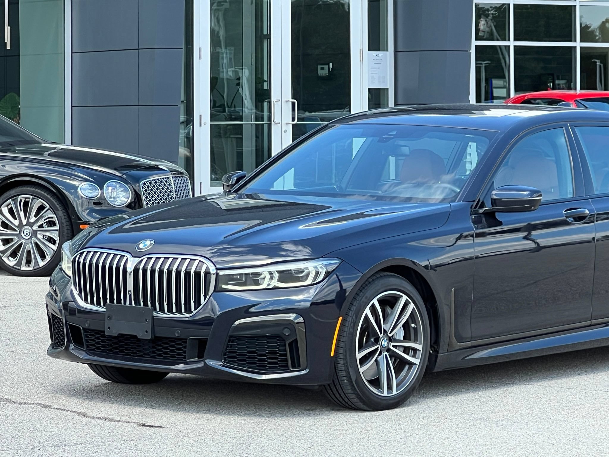 Used 2022 BMW 750i xDrive w/ Executive Package AWD/4WD image 12