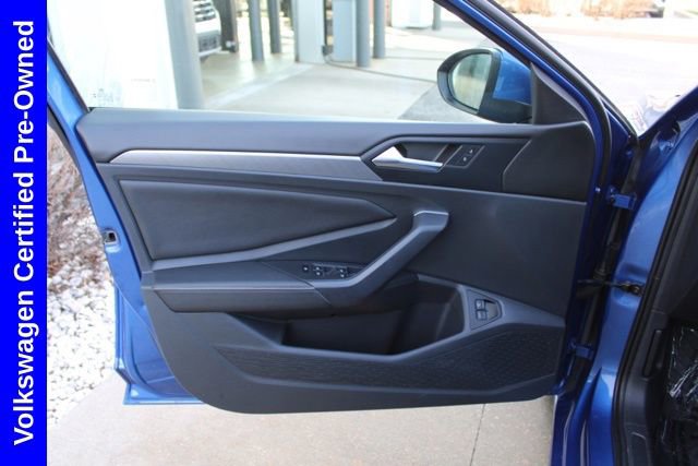 Used 2024 Volkswagen Jetta SE image 17