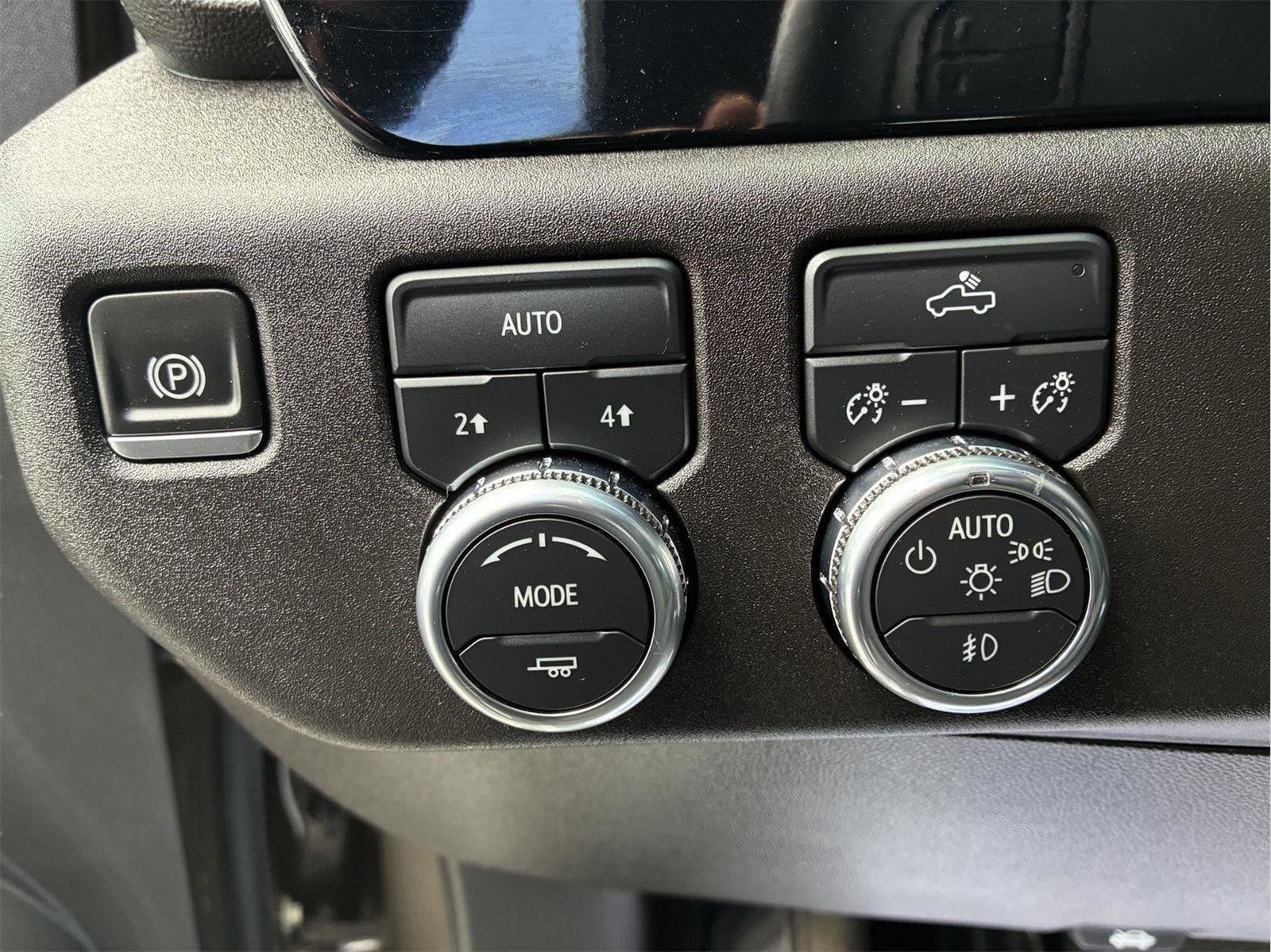 Used 2024 GMC Sierra 1500 Elevation AWD/4WD image 8