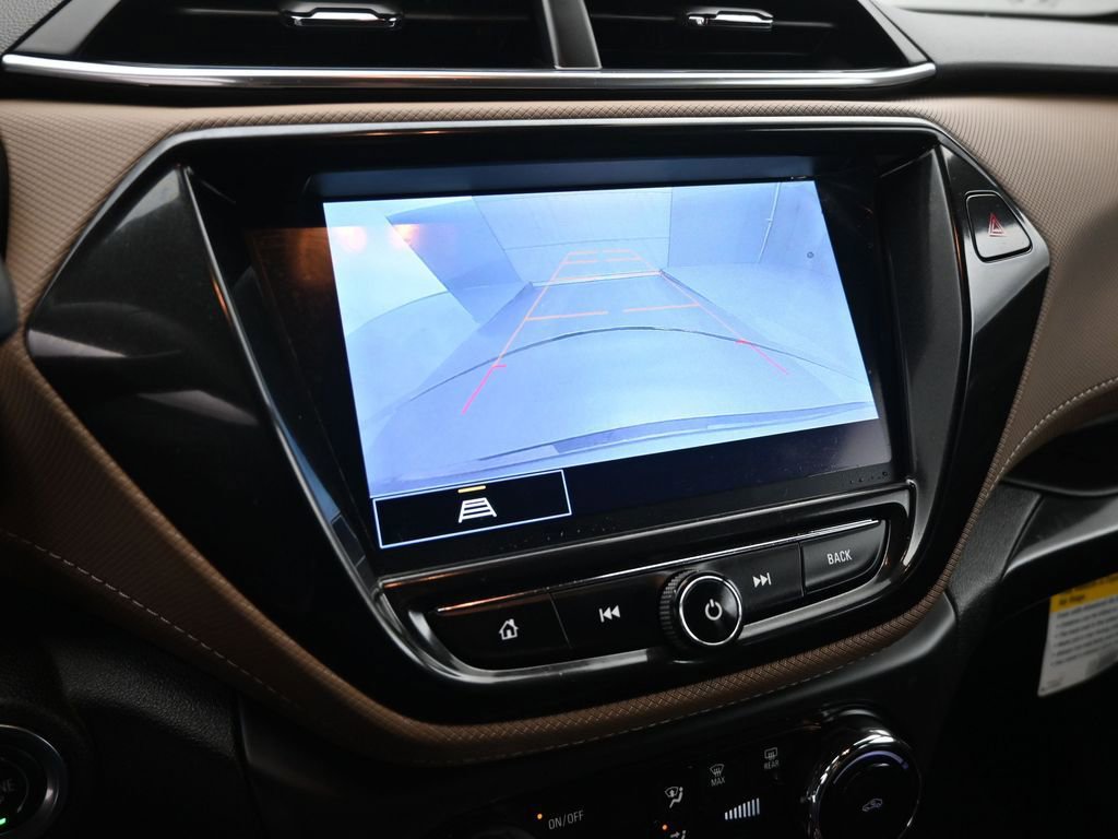 Used 2021 Chevrolet TrailBlazer ACTIV w/ Technology Package image 16
