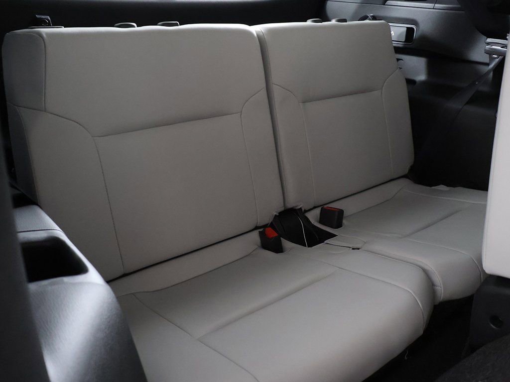 New 2025 Mitsubishi Outlander SE AWD/4WD image 34