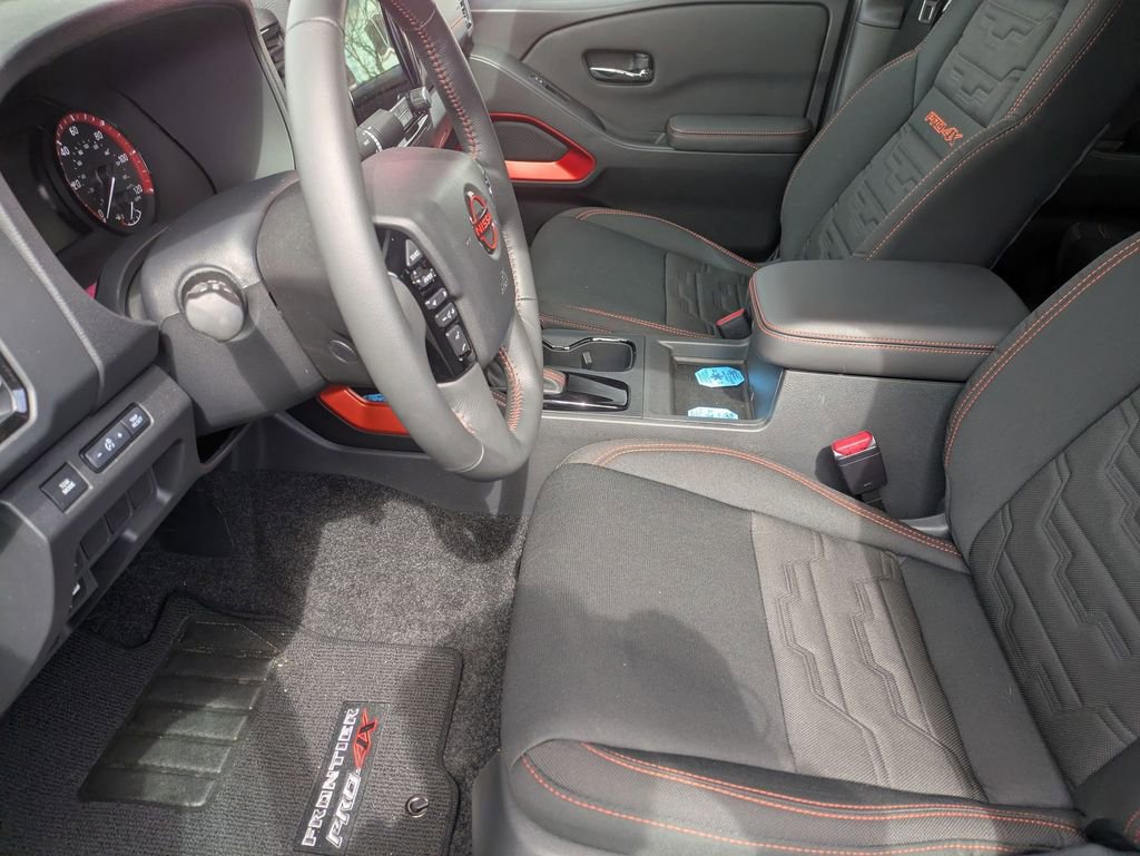 Used 2024 Nissan Frontier PRO-4X w/ Technology Package image 19