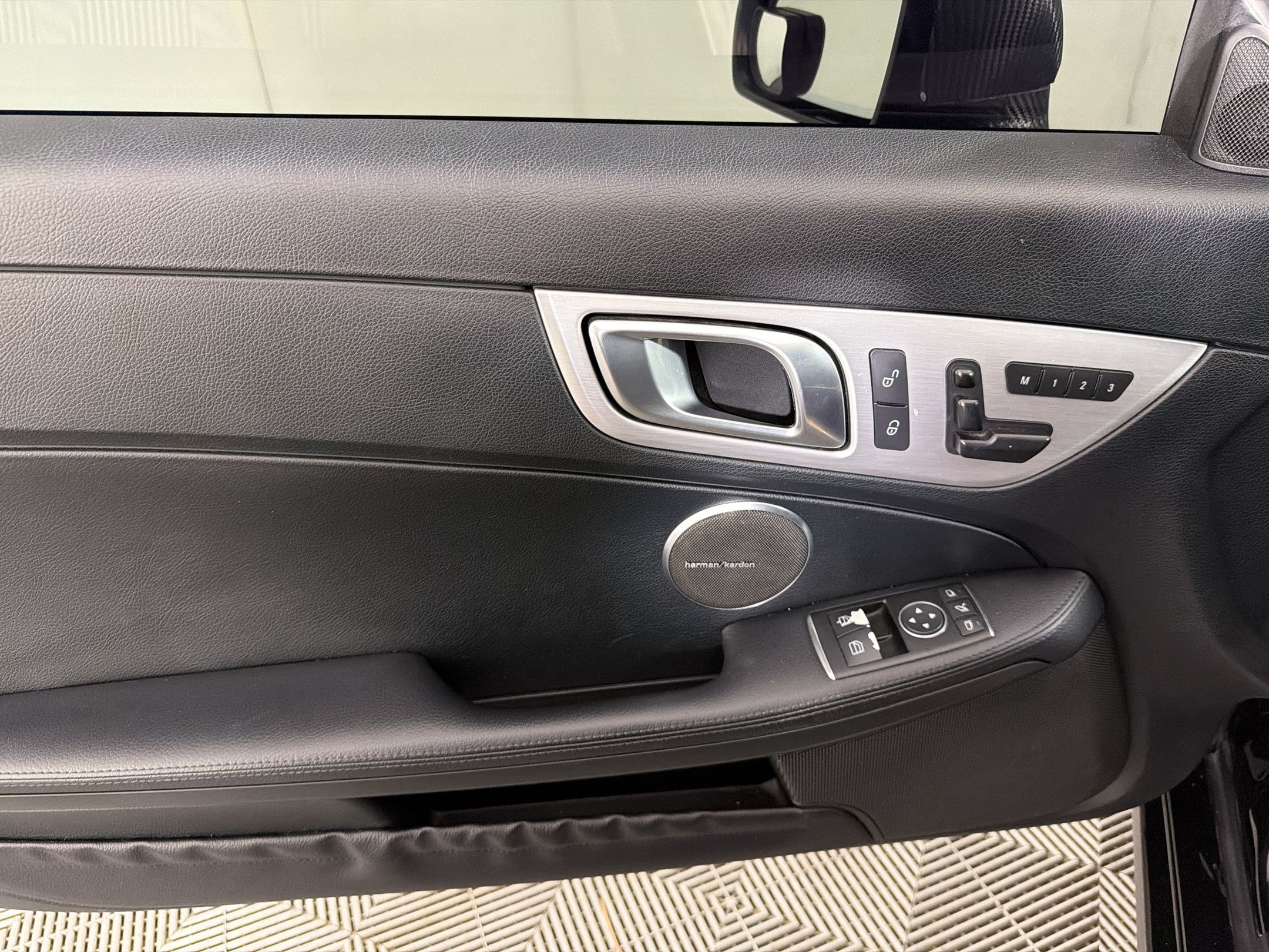 Used 2014 Mercedes-Benz SLK 250 image 14