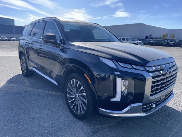 Used 2024 Hyundai Palisade Calligraphy image 3