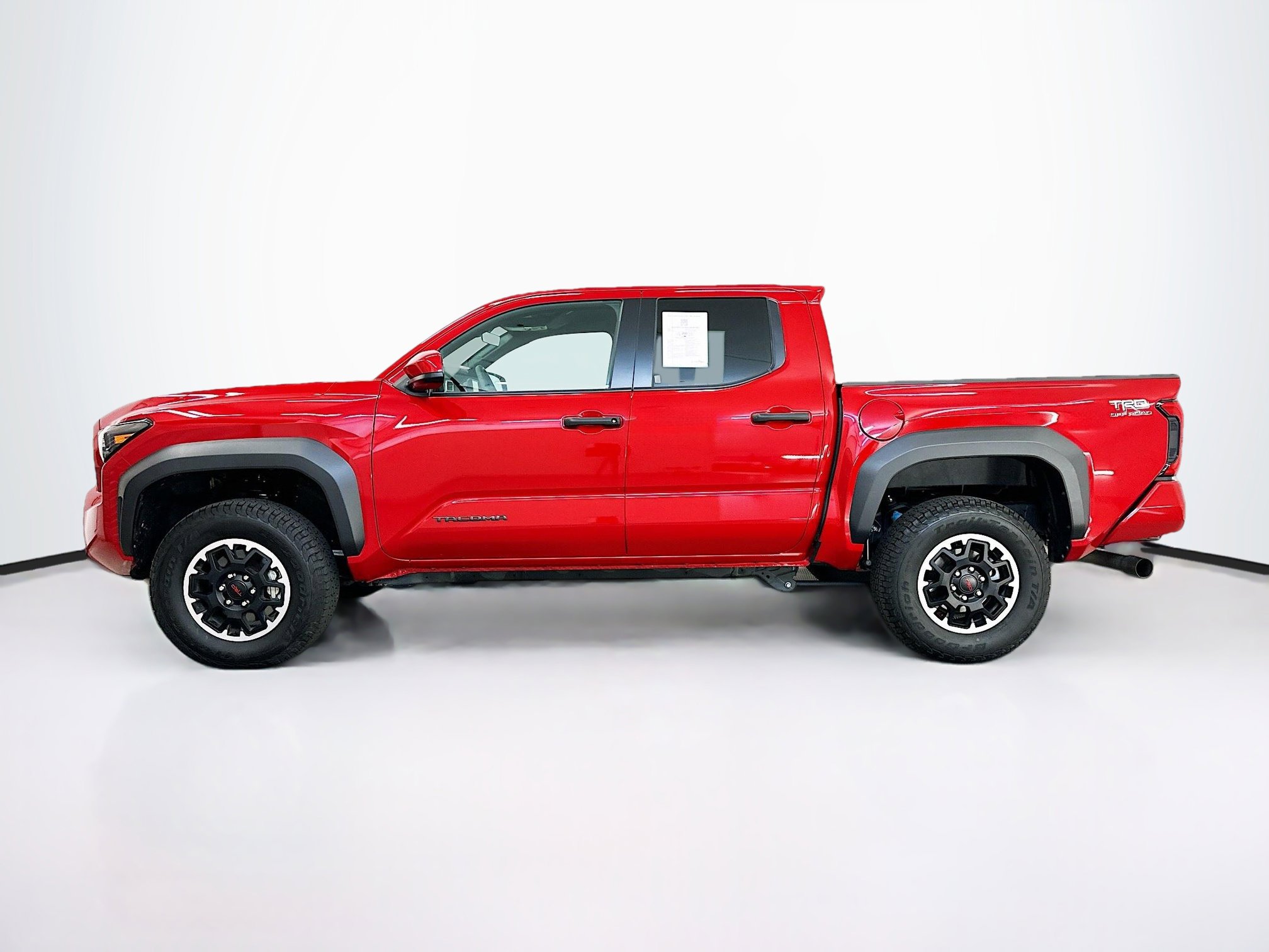 Used 2025 Toyota Tacoma TRD Off-Road image 4