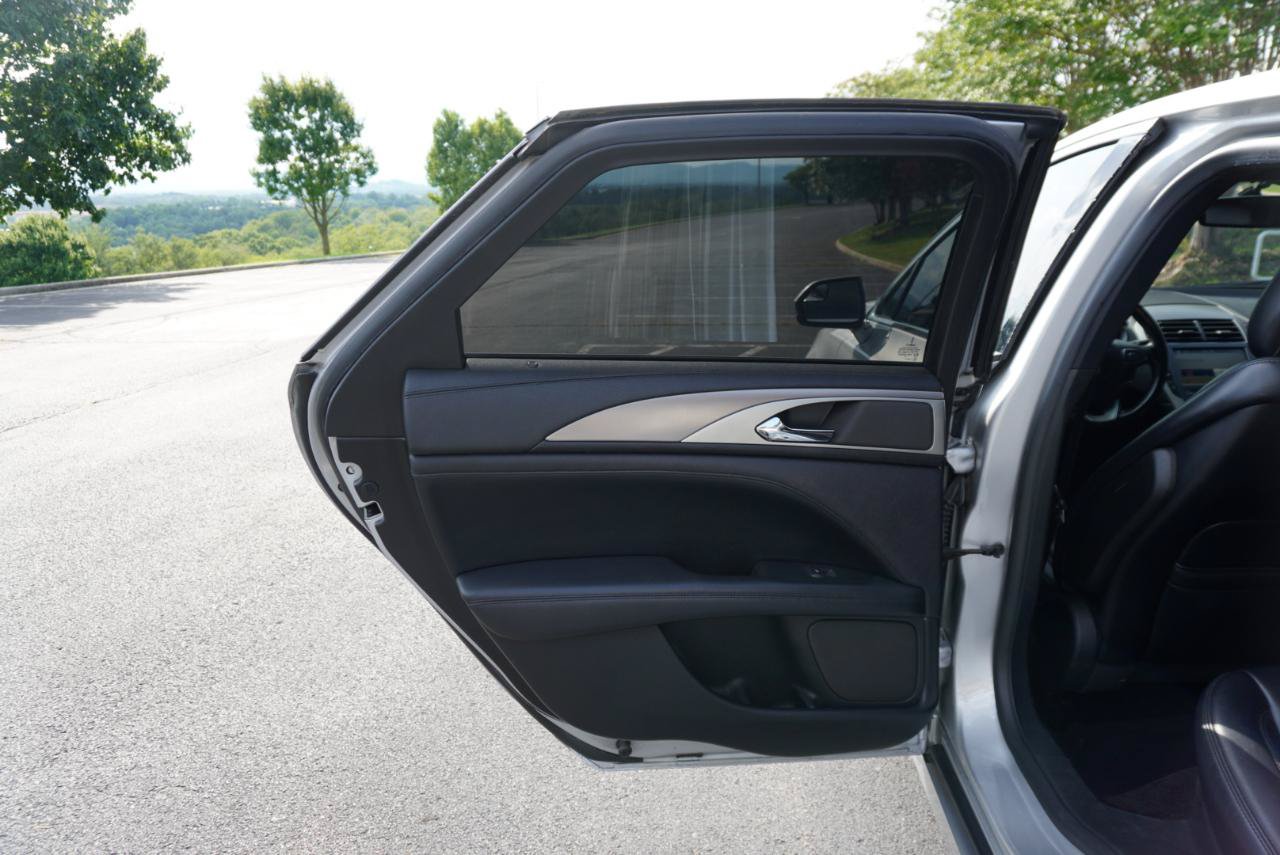 Used 2017 Lincoln MKZ Premiere FWD image 13