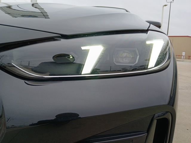 New 2025 BMW 430i Convertible w/ M Sport Package image 4