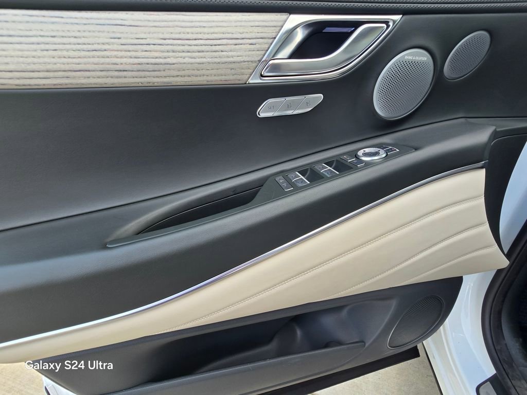 Used 2025 Genesis GV80 2.5T Prestige image 13