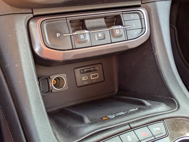 Used 2022 GMC Acadia AT4 w/ Technology Package image 31