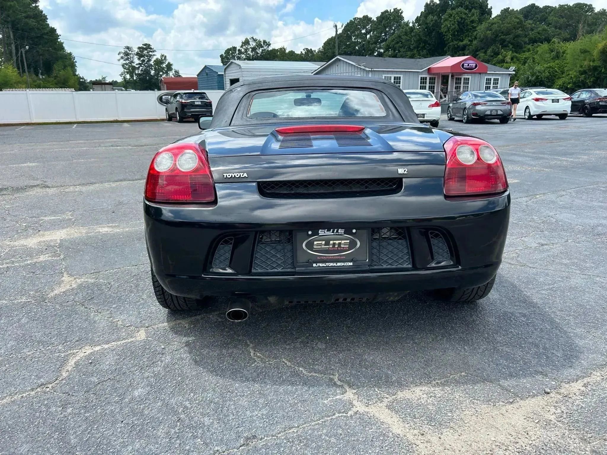 Used 2003 Toyota MR2 RWD image 8