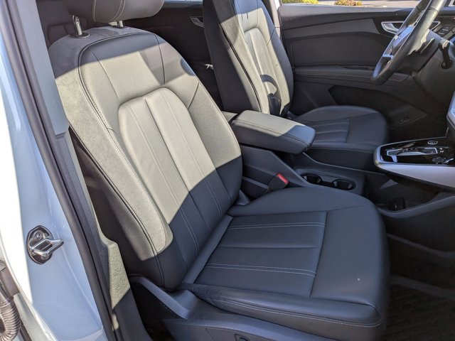Used 2024 Audi Q4 e-tron Prestige AWD/4WD image 21