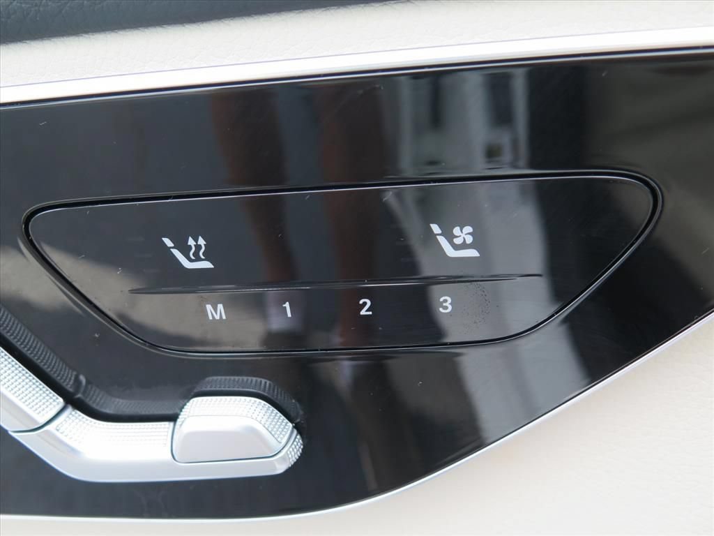 Used 2023 Mercedes-Benz C 300 Sedan image 11