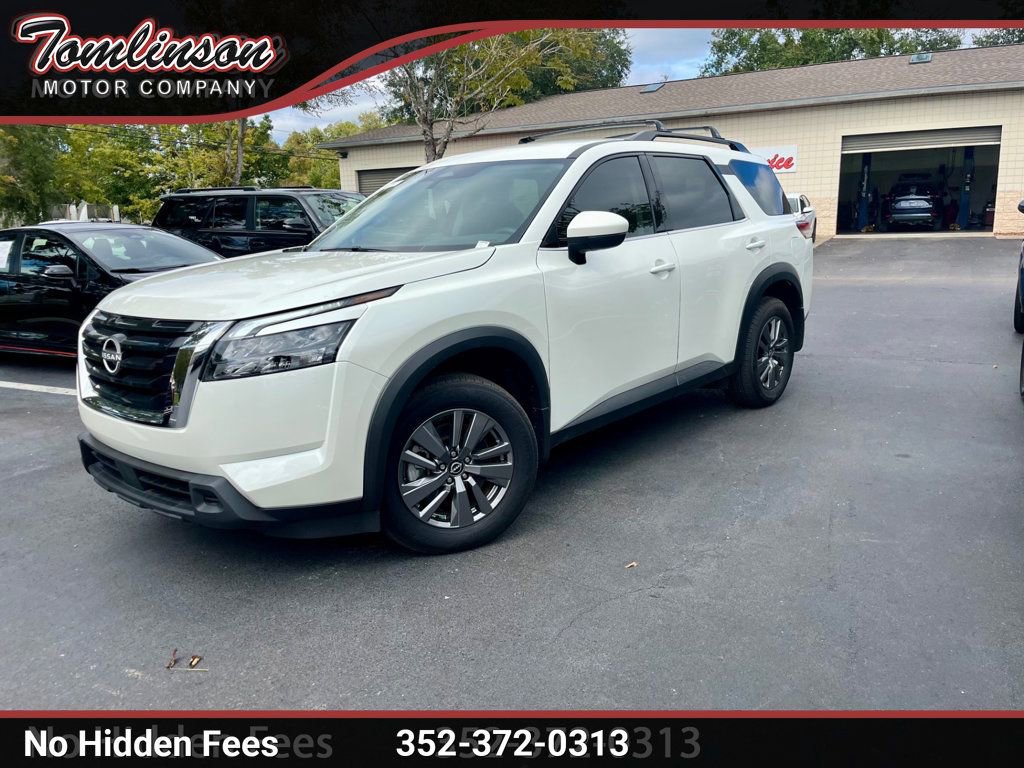 Used 2024 Nissan Pathfinder SV