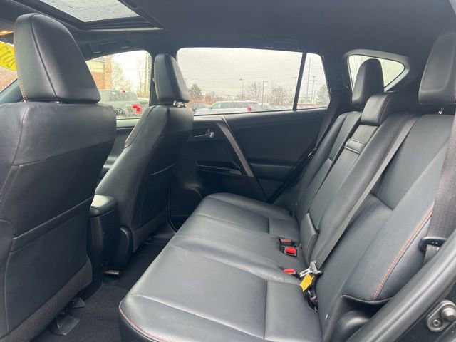 Used 2017 Toyota RAV4 SE w/ Advanced Technology Package image 17