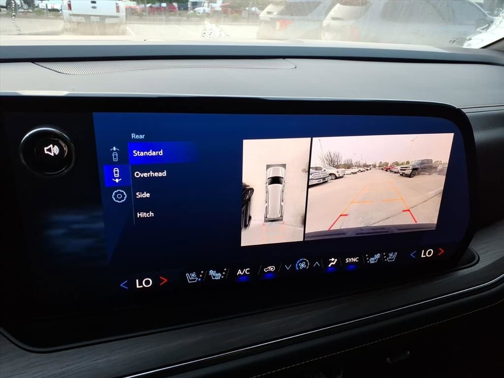 Used 2025 Chevrolet Suburban Premier image 14