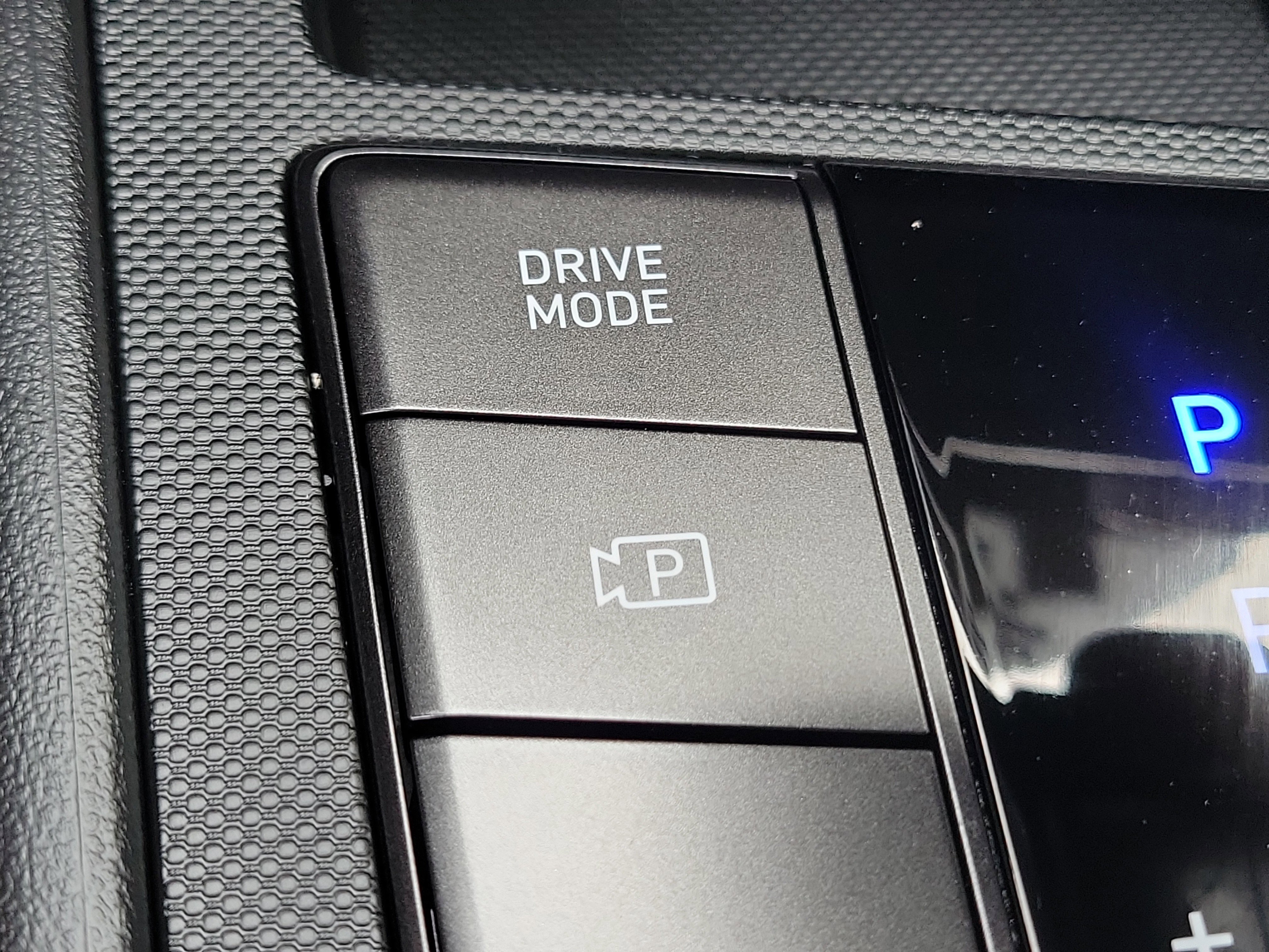 Certified 2025 Hyundai Elantra Sport image 17