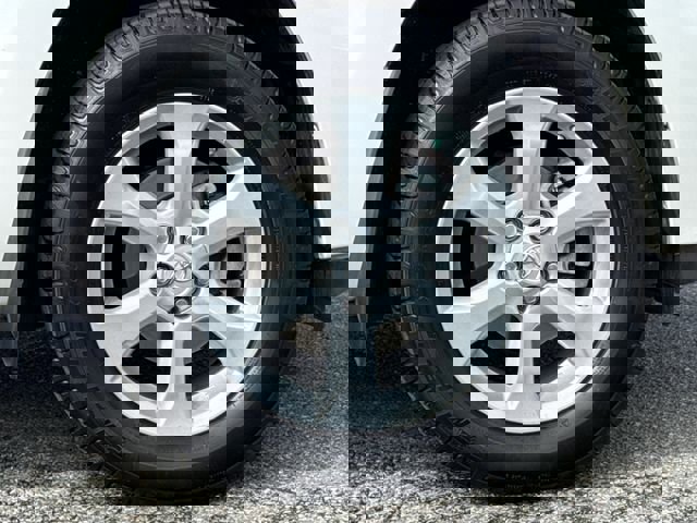 Used 2014 Toyota RAV4 EV FWD image 10