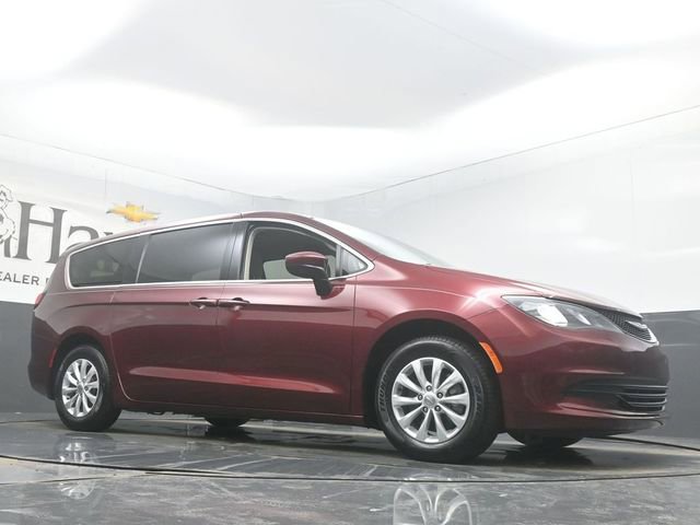 Used 2017 Chrysler Pacifica Touring w/ Tire & Wheel Group image 2