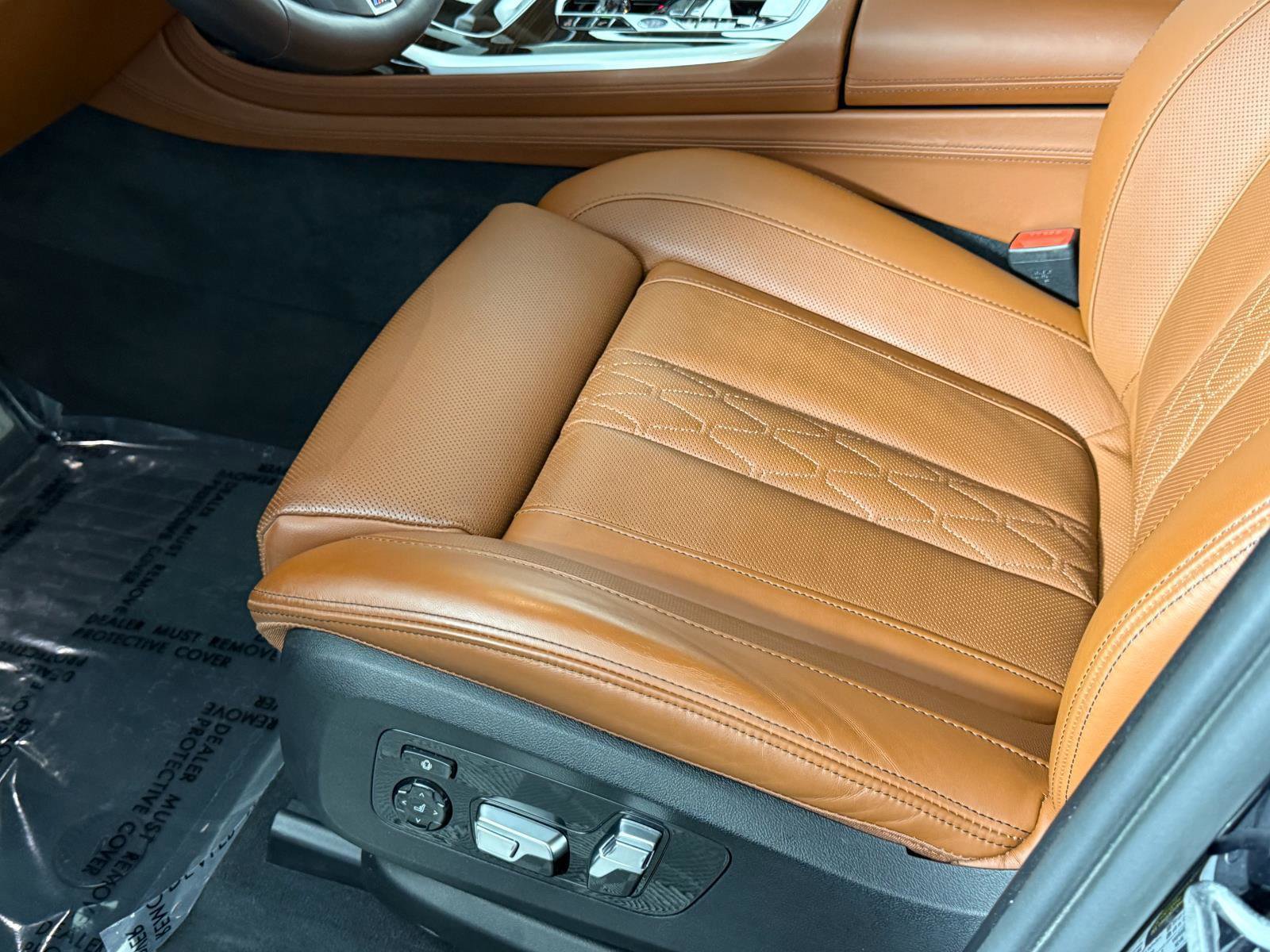 Used 2023 BMW X7 M60i w/ Executive Package image 20