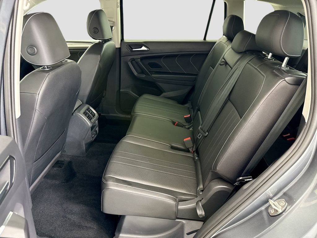 Used 2023 Volkswagen Tiguan SE FWD image 19