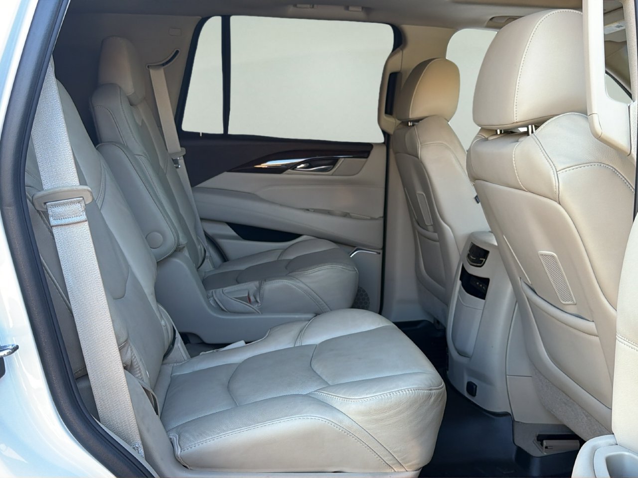 Used 2017 Cadillac Escalade Premium Luxury RWD image 19