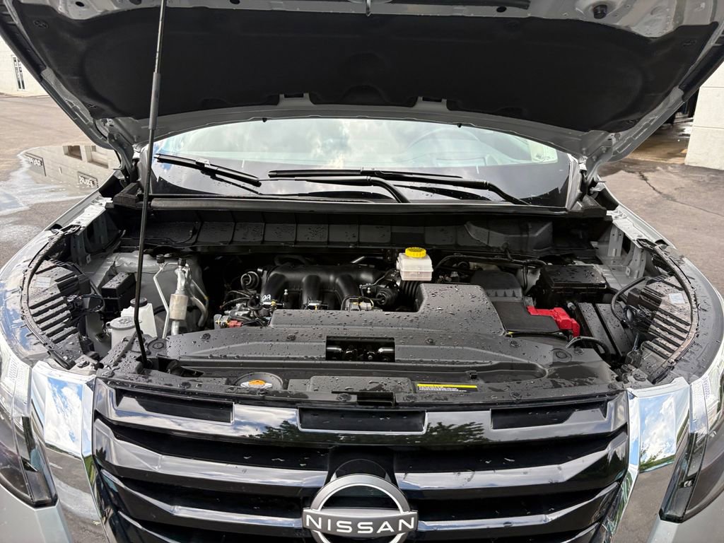 Used 2025 Nissan Pathfinder Platinum FWD image 27