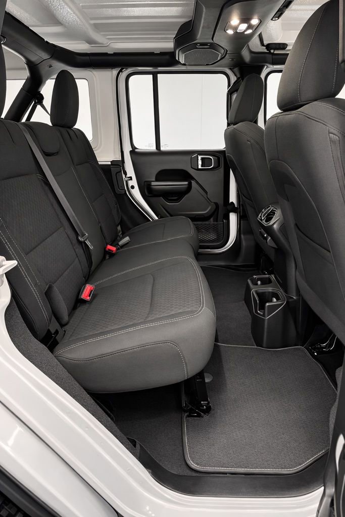 Used 2021 Jeep Wrangler Unlimited Sport image 19
