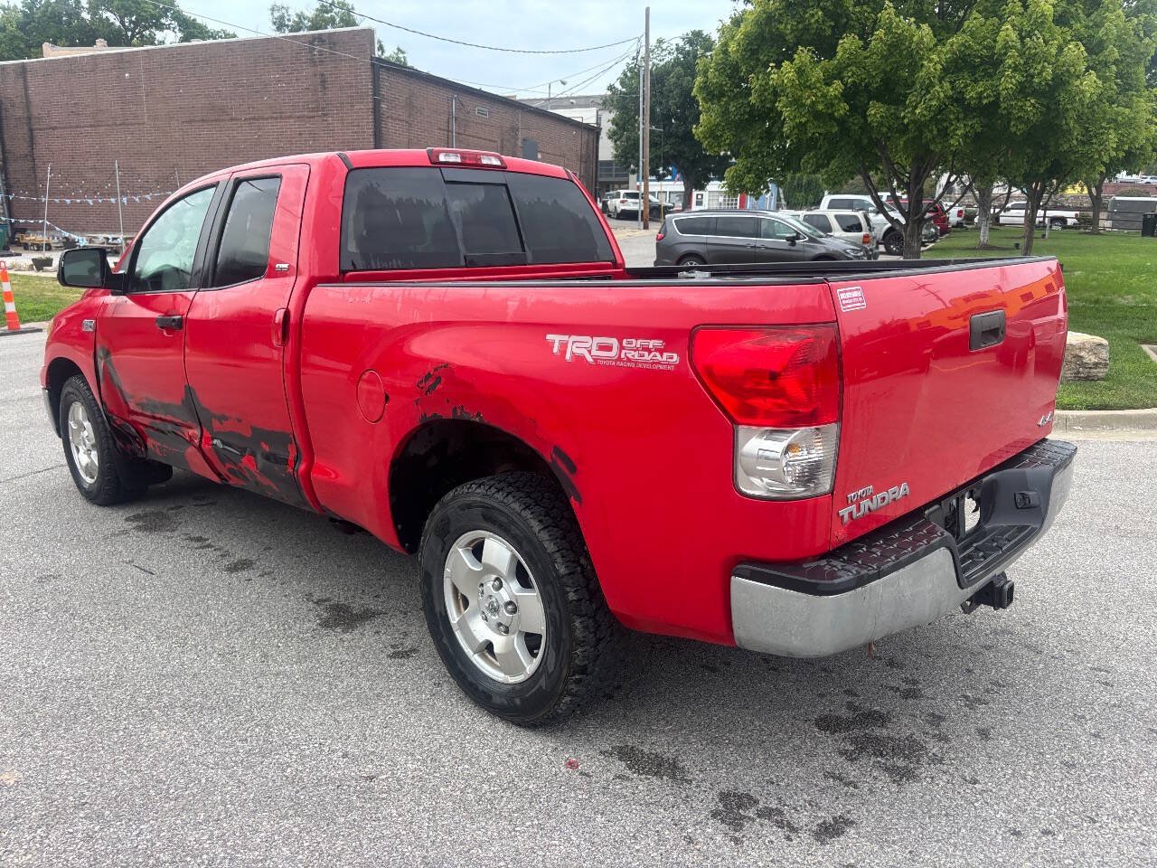 Used 2007 Toyota Tundra SR5 w/ TRD Off-Road Pkg AWD/4WD image 9