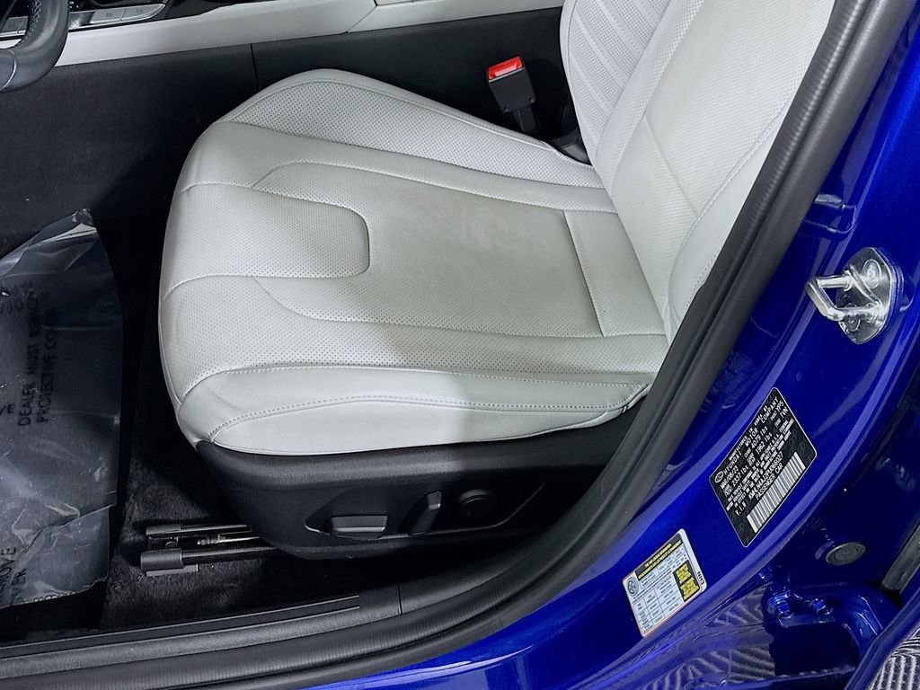 Certified 2023 Hyundai Elantra Limited image 24