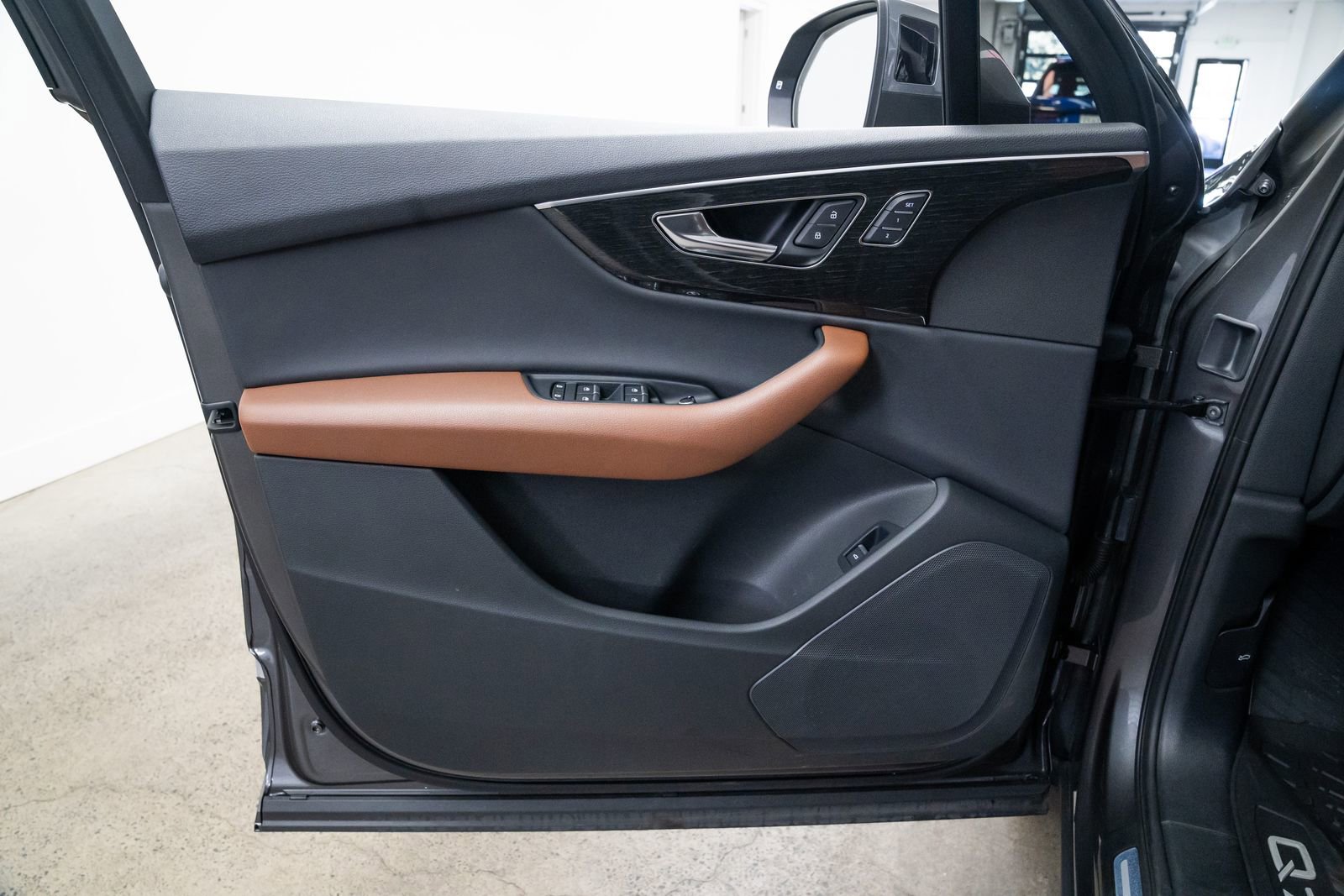 Used 2021 Audi Q7 3.0T Premium image 16