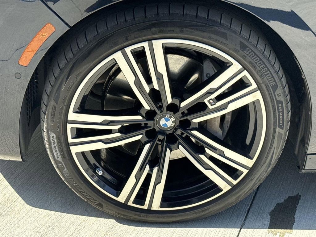 Used 2023 BMW 740i w/ Parking Assistance Package image 33