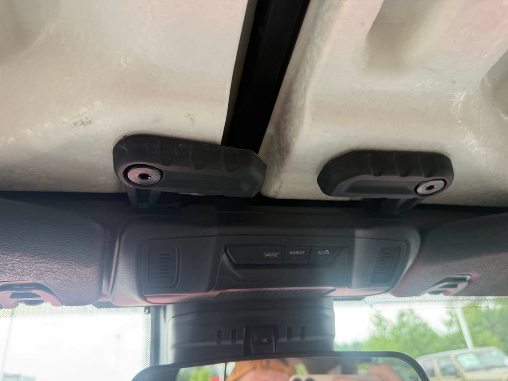 Used 2025 Jeep Wrangler Unlimited Sahara w/ Safety Group AWD/4WD image 33
