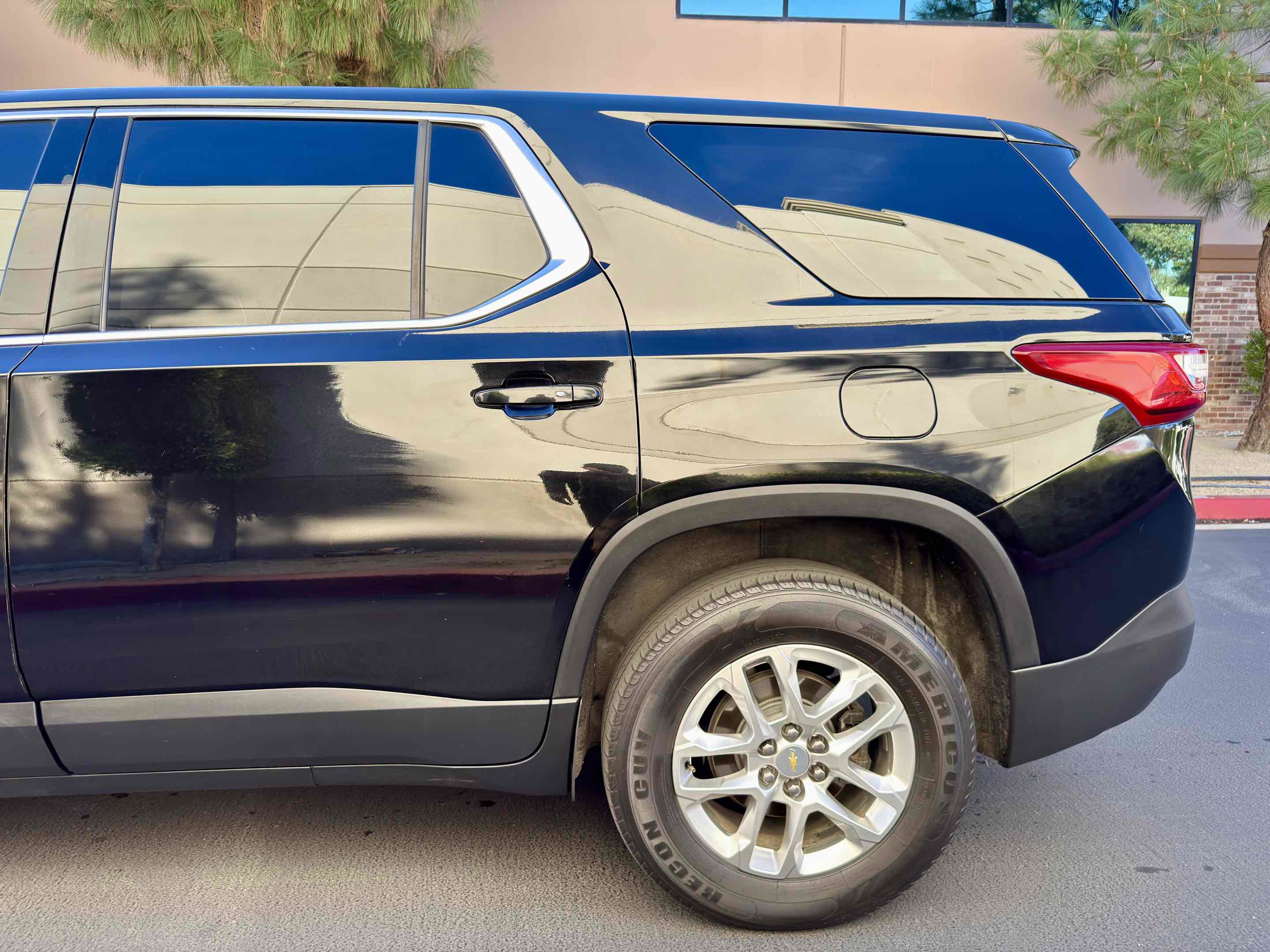 Used 2018 Chevrolet Traverse LS image 13