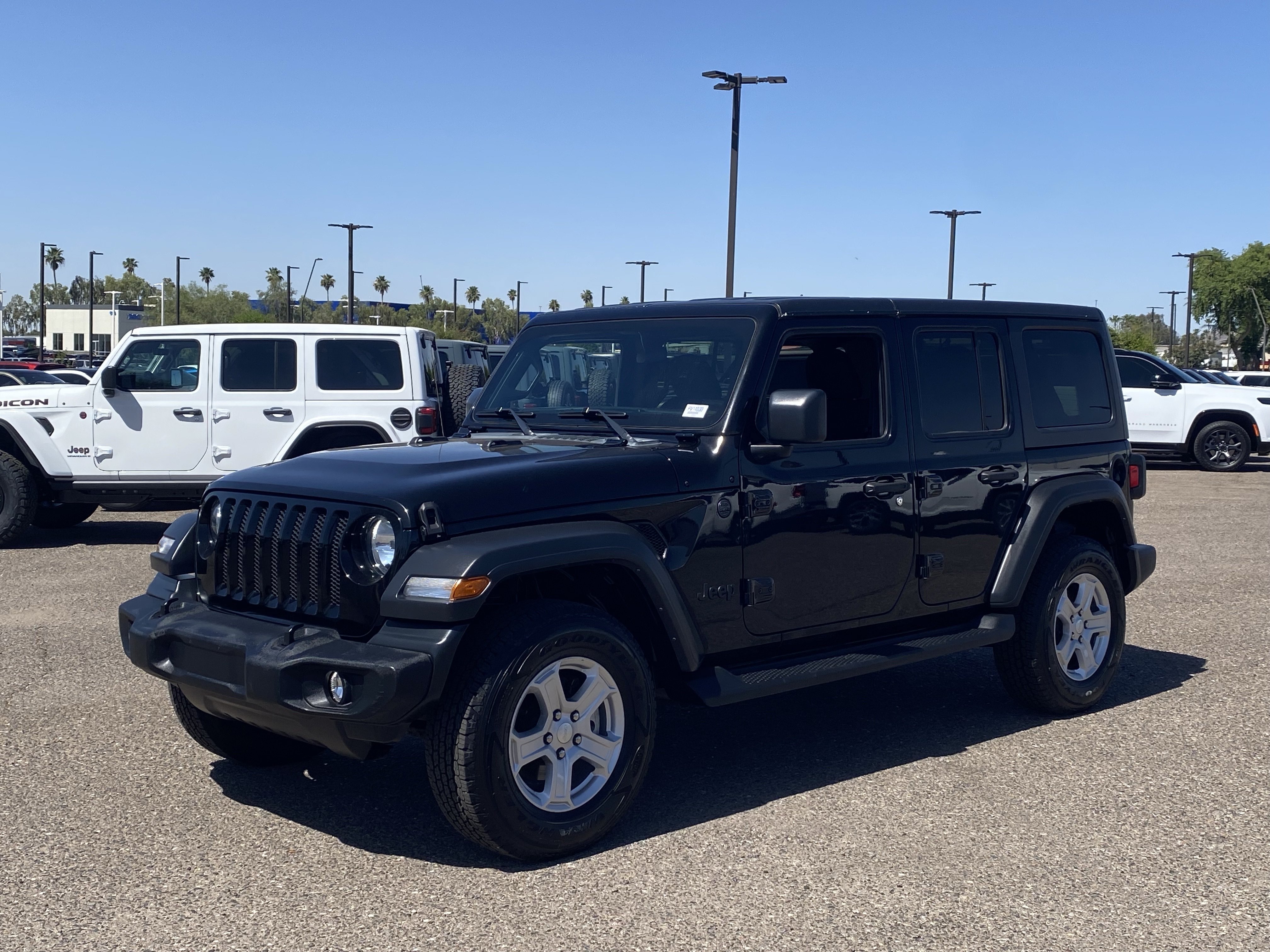 Used 2022 Jeep Wrangler Unlimited Sport AWD/4WD image 2