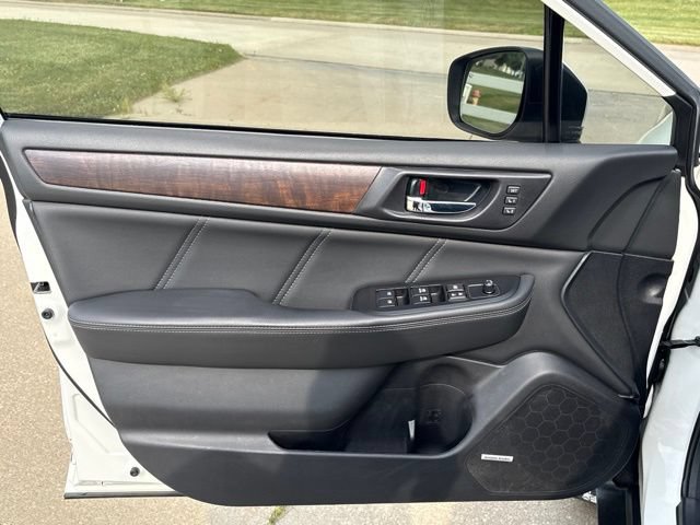 Used 2019 Subaru Outback 3.6R Limited AWD/4WD image 9