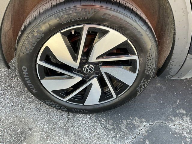 Used 2025 Volkswagen Atlas SE image 16