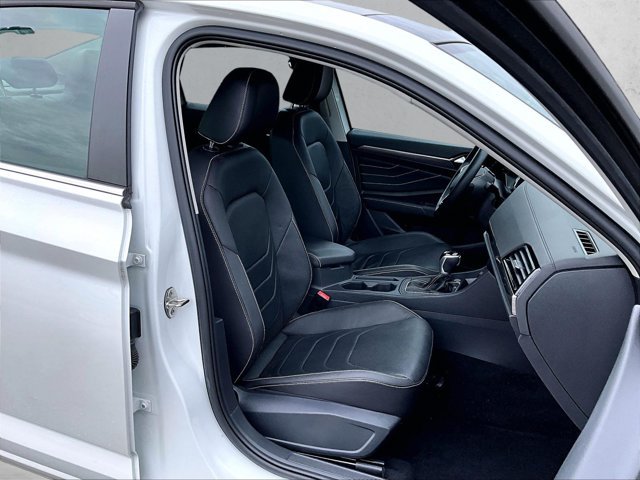 Used 2022 Volkswagen Jetta SEL FWD image 9